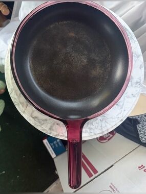 VINTAGE CORNING WARE VISION CRANBERRY GLASS SKILLET! NO CALLOUT!